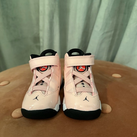 Jordan 6 ring Pink atmosphere kicks - almost new - Picture 4 of 4